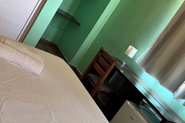 Room 26 of 86
