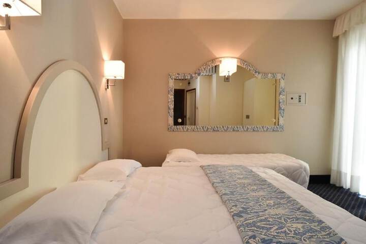 Room 25 of 115