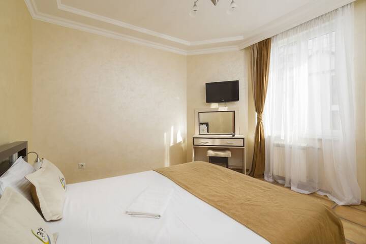 Room 16 of 33
