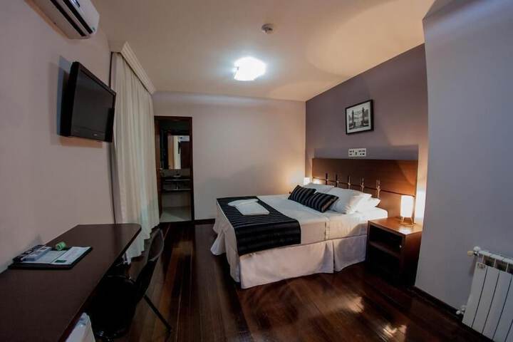 Room 10 of 68