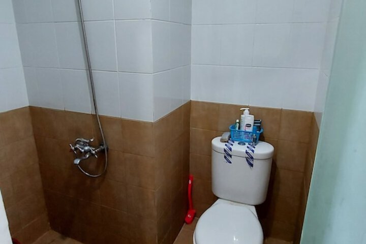 Room 6 of 14
