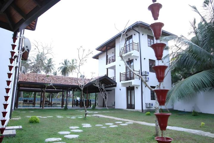 Lagoon Boutique Hotel