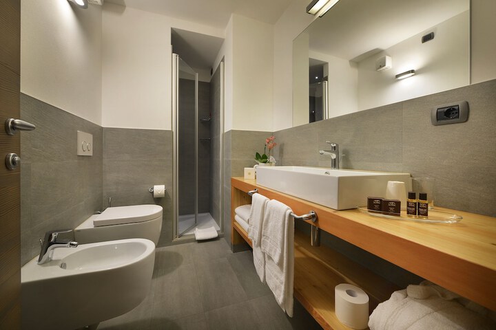 Room 65 of 110