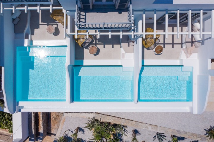 Pool 40 of 99