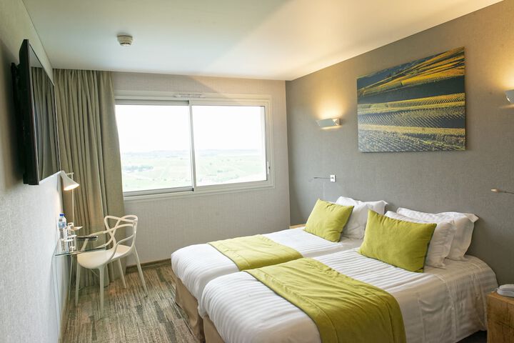 Room 8 of 64