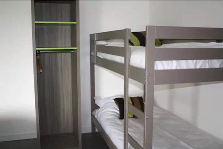 Room 4 of 17