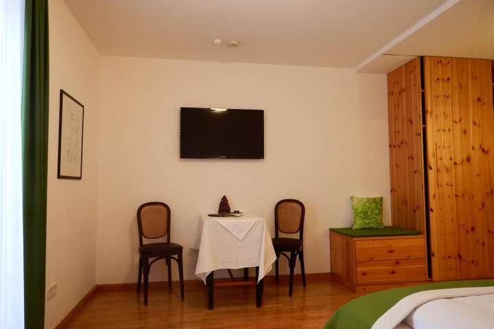 Room 9 of 51