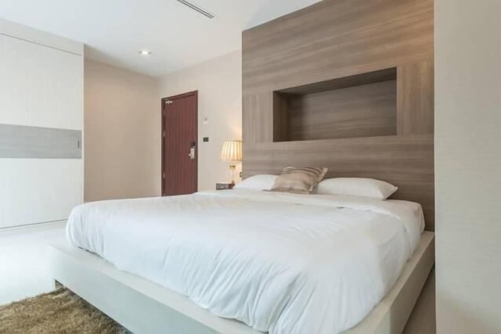 Room 28 of 53