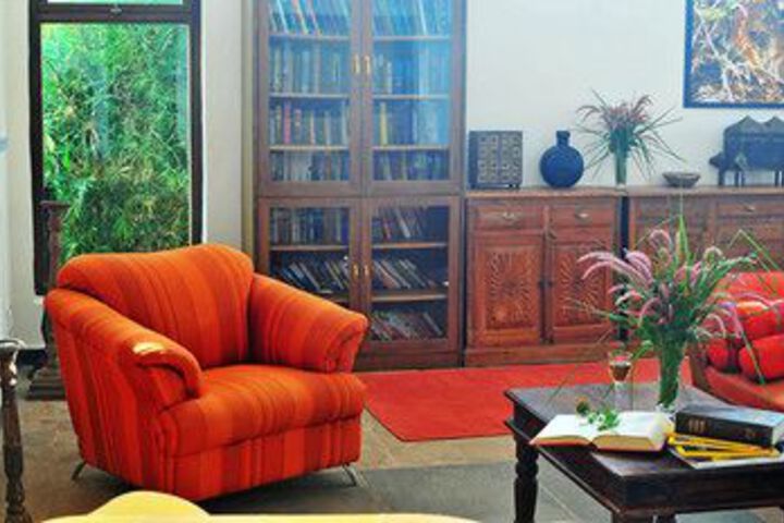 Lounge 6 of 29