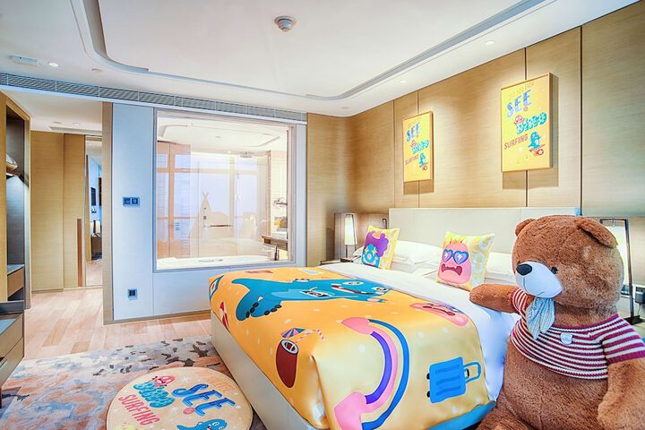 Room 9 of 100