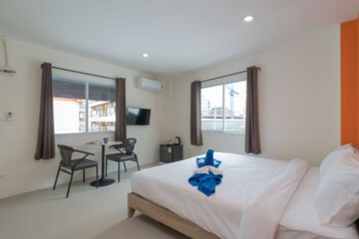 Room 33 of 45
