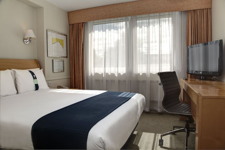 Room 38 of 194