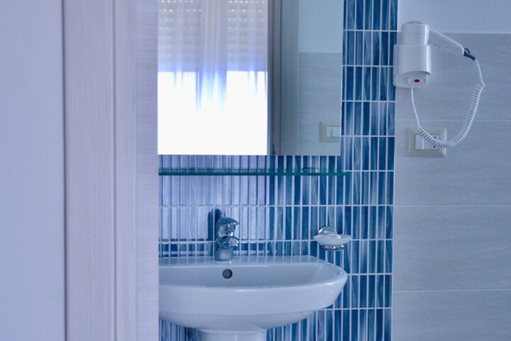 Room 8 of 21