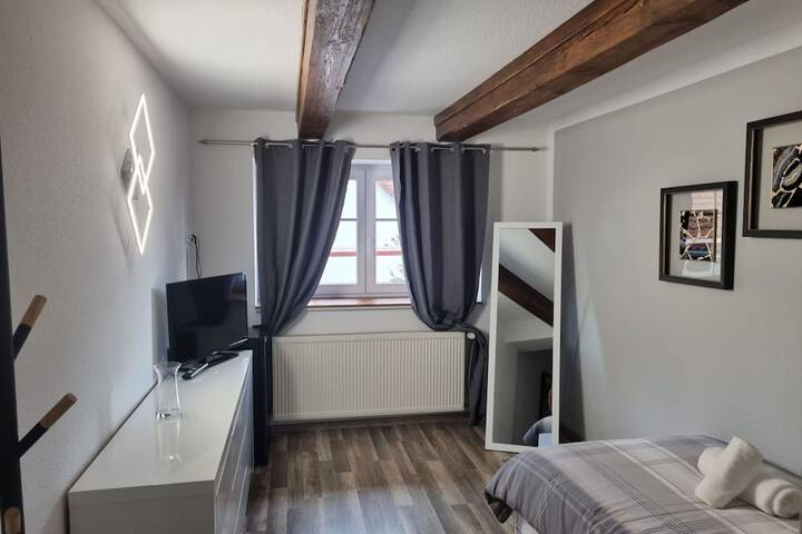 Room 3 of 20