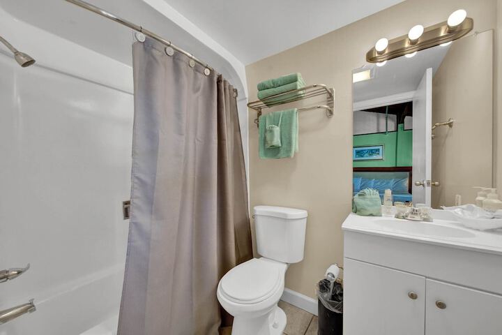 Room 27 of 35