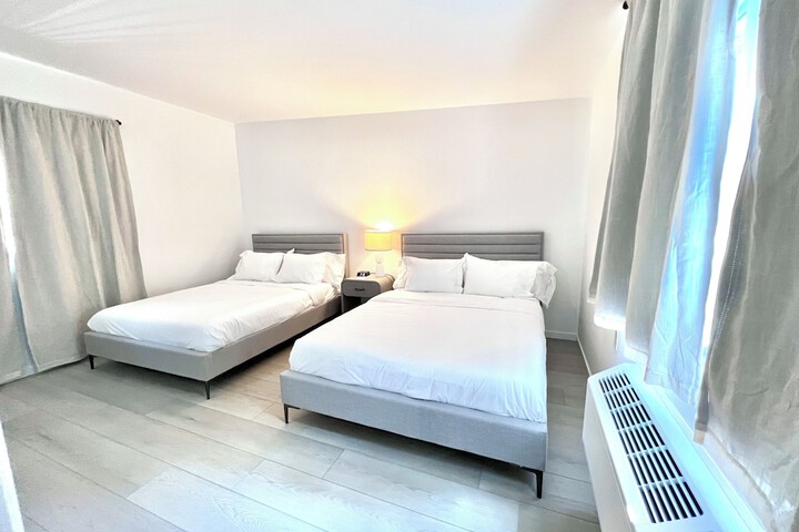 Room 7 of 28