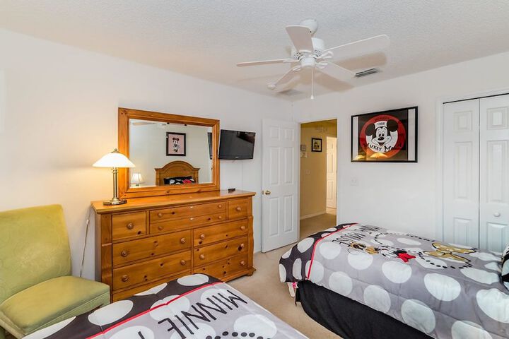 Room 11 of 29