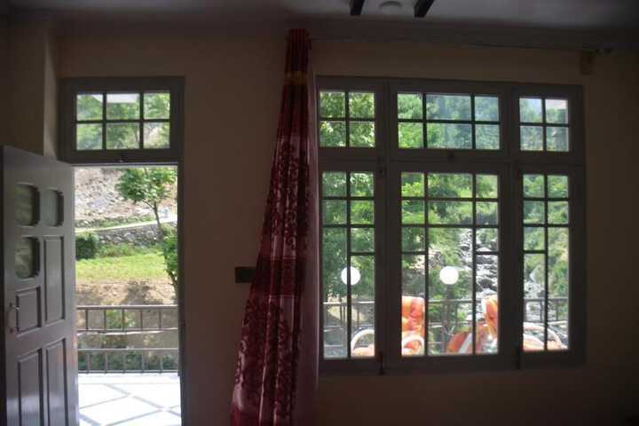 Room 3 of 34