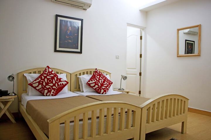Room 12 of 24