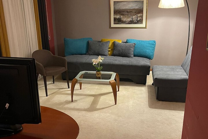 Room 16 of 35