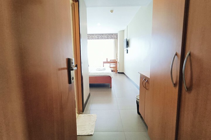 Room 42 of 73