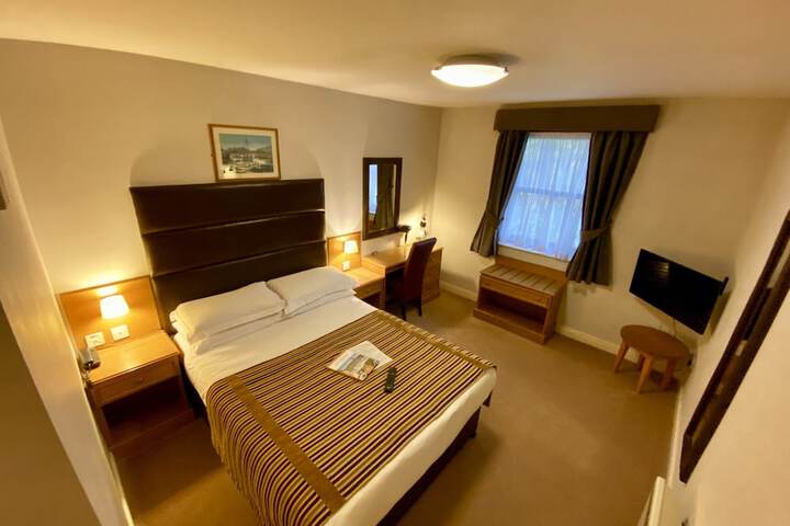 Room 20 of 103