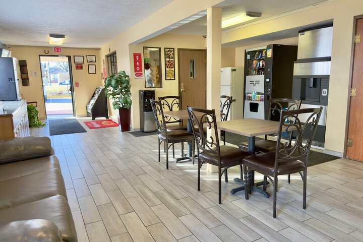 Entrance & Lobby