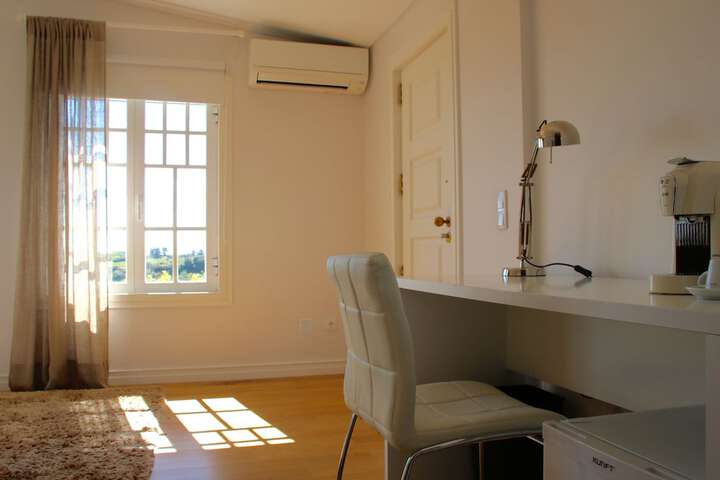Room 15 of 90