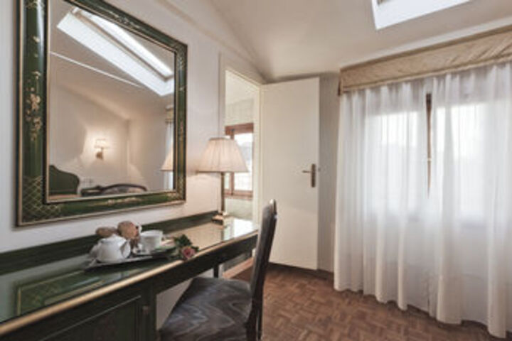 Room 18 of 23