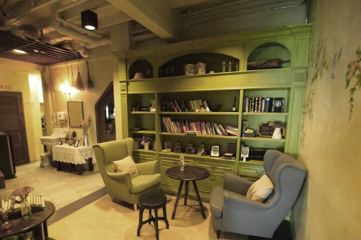 Hotel Interior 4 of 39