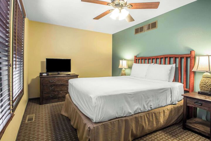 1 Bedroom 1 King Timber (39 of 45)