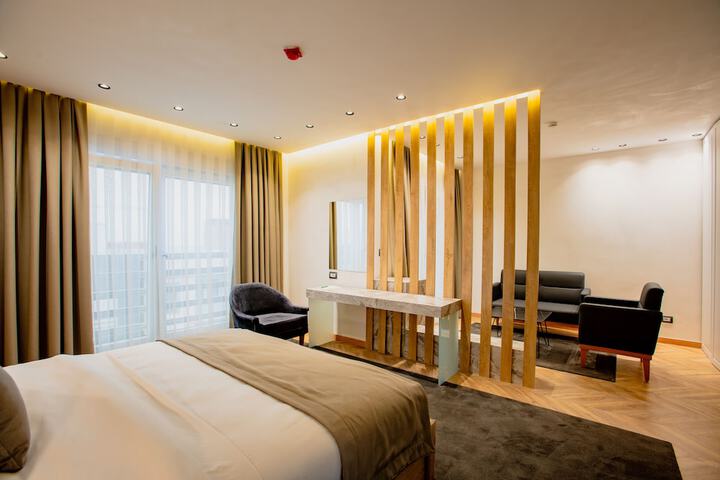 Room 15 of 37