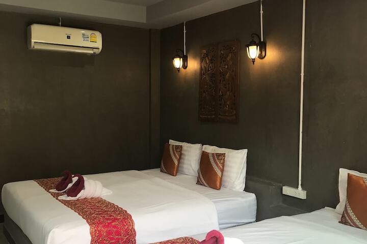 Room 19 of 107