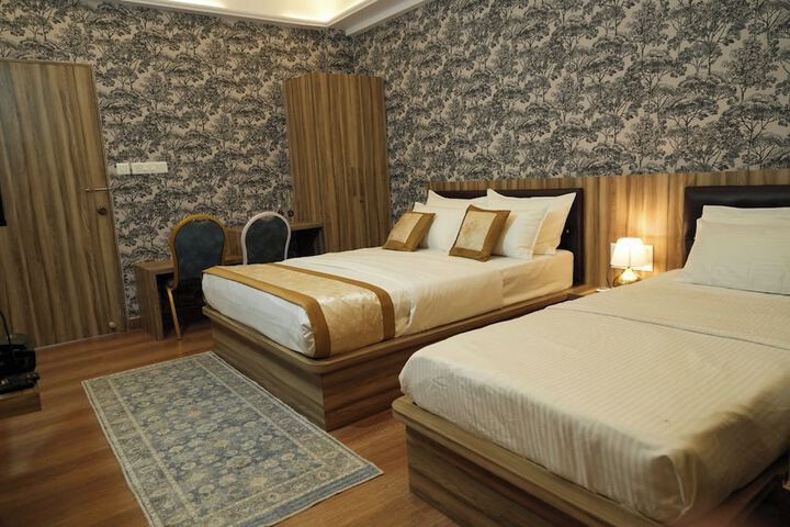 Room 18 of 51