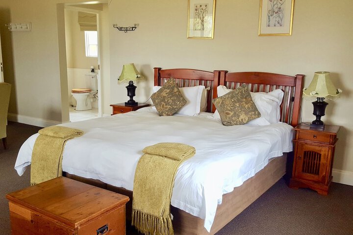 Room 1 of 17