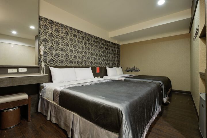 Room 33 of 66