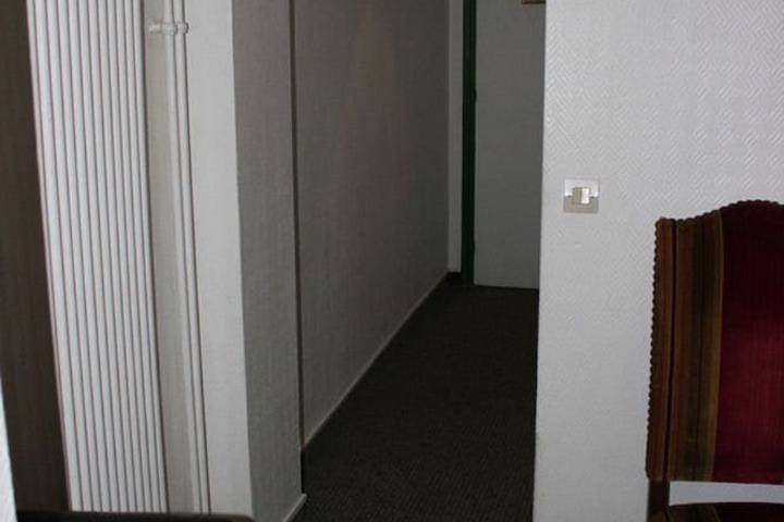 Room 21 of 99