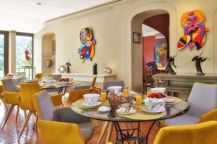 Breakfast area