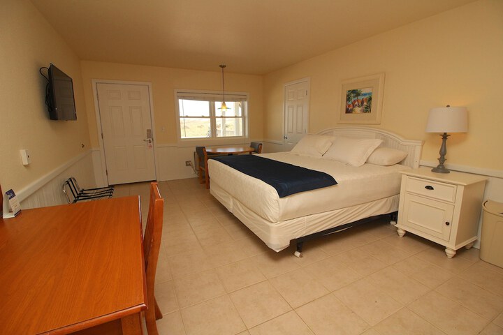 Room 15 of 48