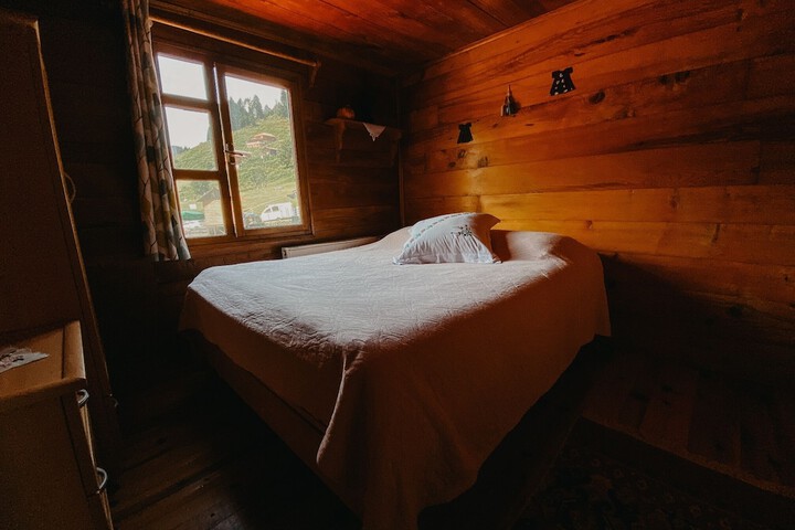 Room 40 of 77