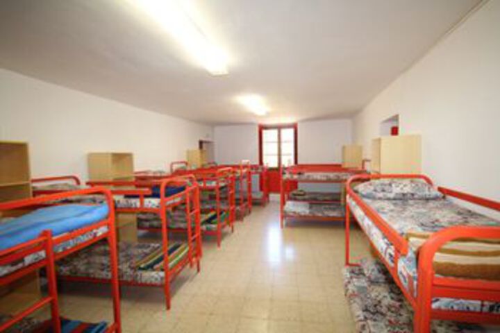 Room 5 of 17