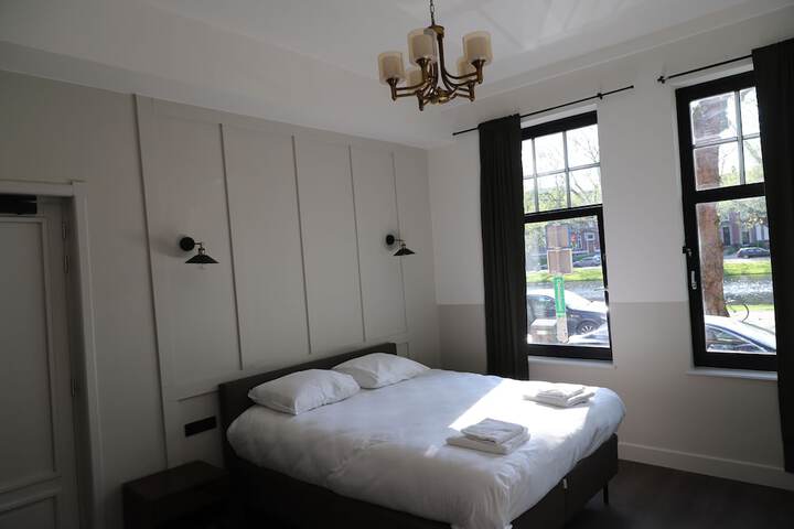 Room 5 of 50