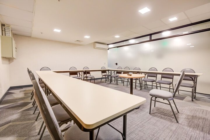 Business Center 115 of 129