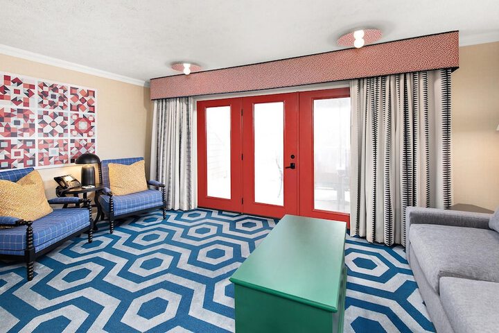 Room 112 of 279