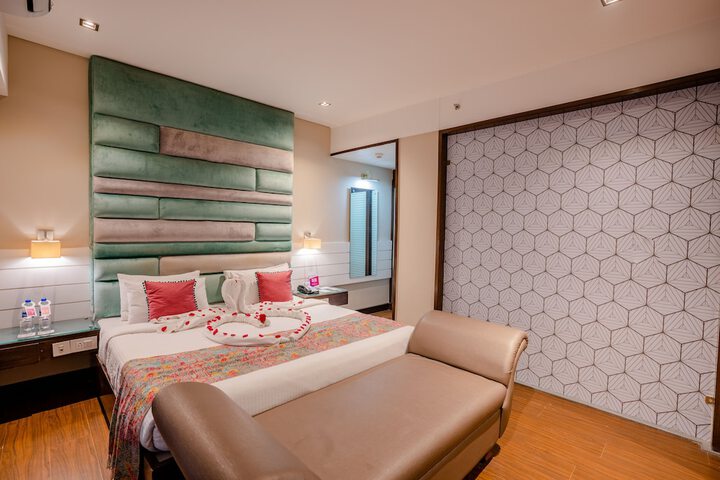 Room 12 of 38