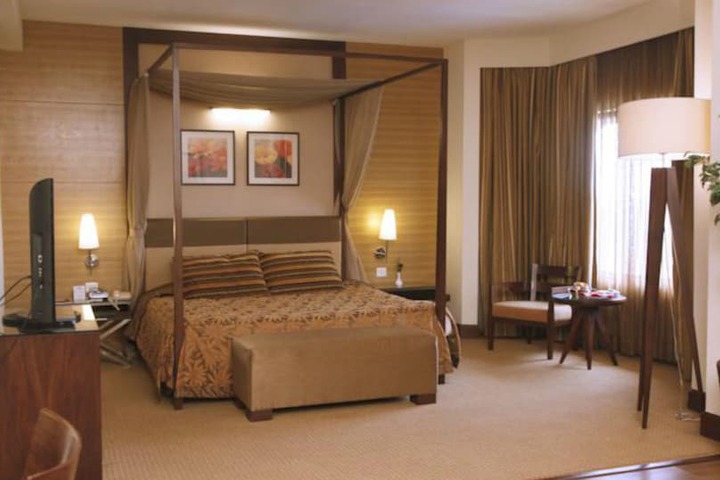 Room 9 of 53