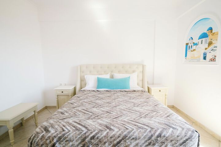 Room 34 of 122