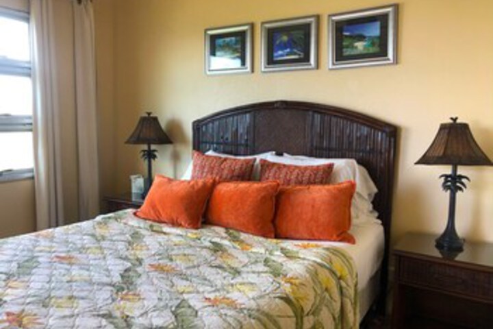Room 11 of 11