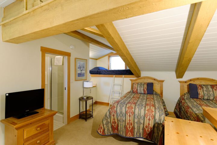 Room 25 of 99