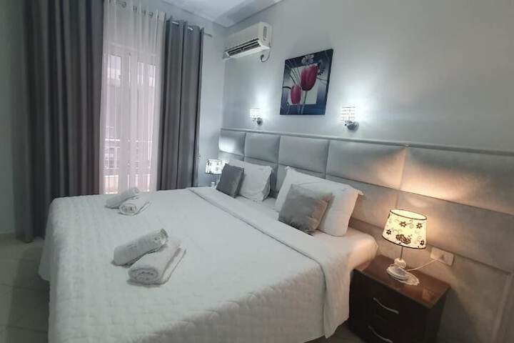 Room 32 of 106
